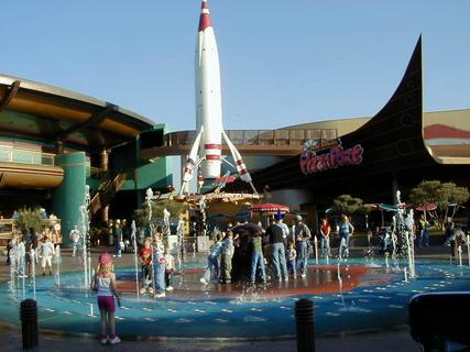Fountain in Tomorrowland<br>Location: <a href="https://www.google.com/maps/search/?api=1&query=33.81192,-117.91727" target="_new">Disneyland</a>